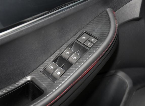 风行SX6 2020款 1.6L 手动尊享型 国VI 车厢座椅   门窗控制