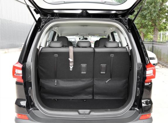 风行SX6 2022款 1.6L 手动豪华型 车厢座椅   后备厢