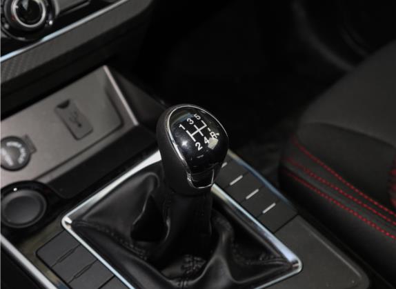 风行SX6 2022款 1.6L 手动舒适型 中控类   挡把