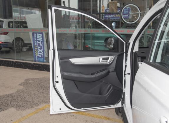风行SX6 2022款 1.6L 手动豪华型-青春版 车厢座椅   前门板