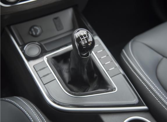 风行SX6 2022款 1.6L 手动尊享型-青春版 中控类   挡把