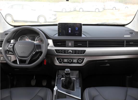 风行SX6 2023款 1.6L 手动舒享型 中控类   中控台