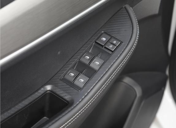 风行SX6 2023款 1.6L 手动舒享型 车厢座椅   门窗控制