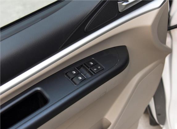 菱智M5EV 2018款 舒适型 车厢座椅   门窗控制