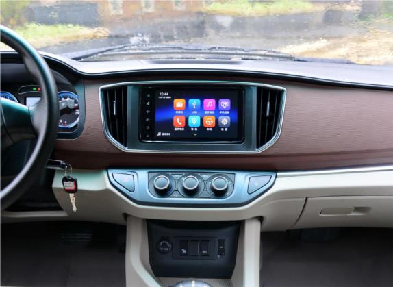 菱智M5EV 2019款 豪华型 7座 中控类   中控台