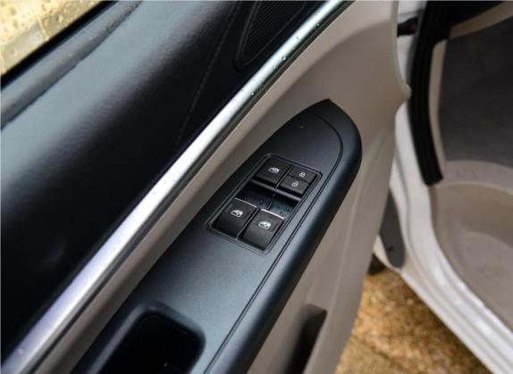 菱智M5EV 2019款 豪华型 7座 车厢座椅   门窗控制