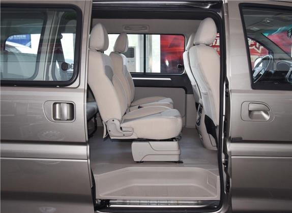 菱智M5EV 2020款 舒适型 7座 车厢座椅   后排空间