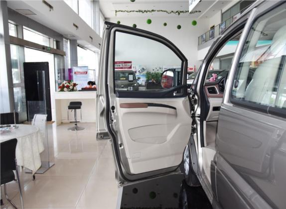 菱智M5EV 2020款 舒适型 7座 车厢座椅   前门板