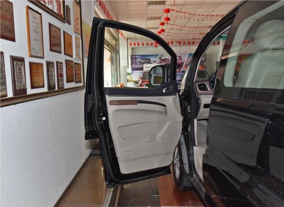 菱智M5EV 2020款 豪华型 7座 车厢座椅   前门板