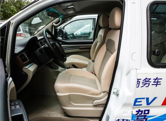 菱智M5EV 2020款 舒适型 9座 车厢座椅   前排空间