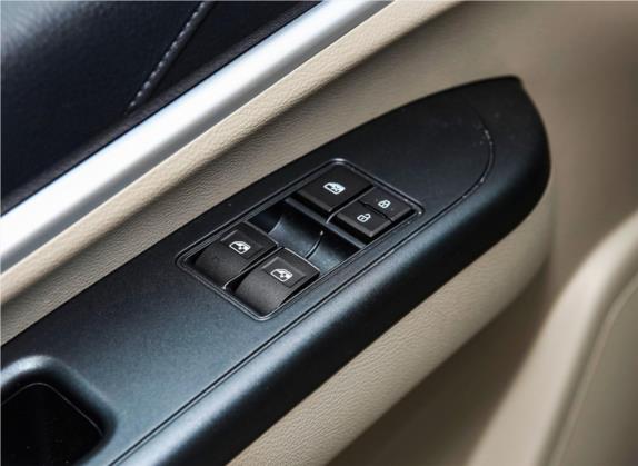菱智M5EV 2020款 舒适型 9座 车厢座椅   门窗控制