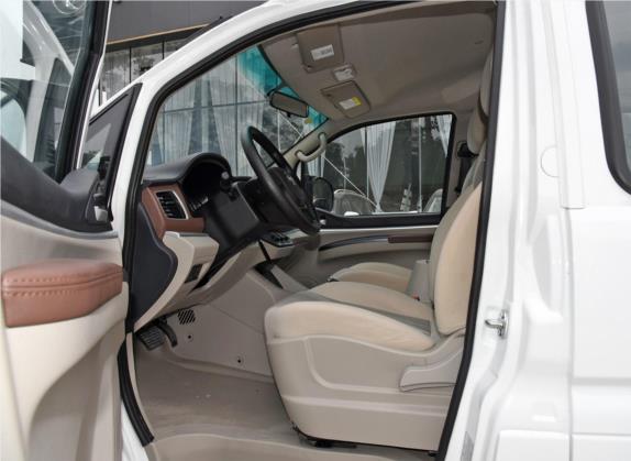 菱智M5EV 2020款 长航版 舒适型 7座 车厢座椅   前排空间