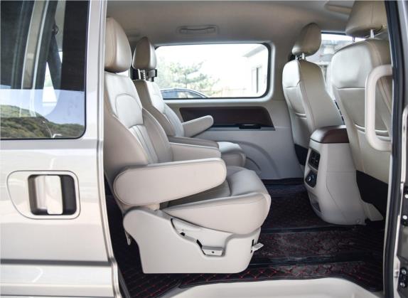 菱智M5EV 2020款 长航版 豪华型 7座 车厢座椅   后排空间