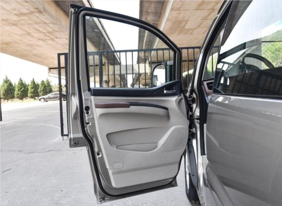 菱智M5EV 2020款 长航版 豪华型 7座 车厢座椅   前门板