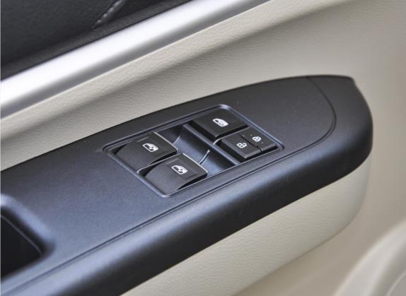 菱智M5EV 2021款 客运版 舒适型 7座 车厢座椅   门窗控制