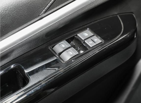 菱智M5EV 2022款 客运版 豪华型 9座 车厢座椅   门窗控制