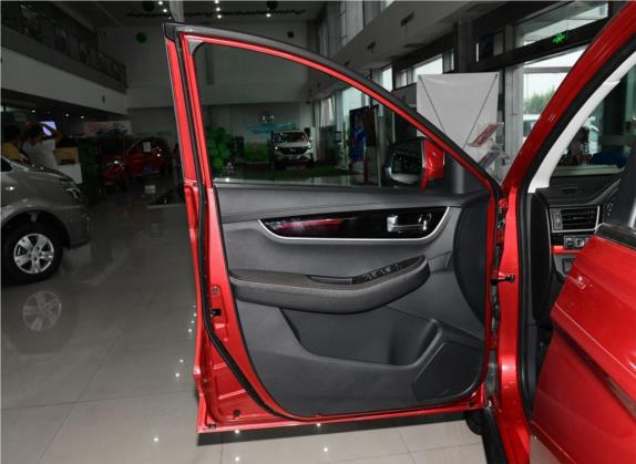 风行T5 2020款 1.6L 手动舒适型 国VI 车厢座椅   前门板