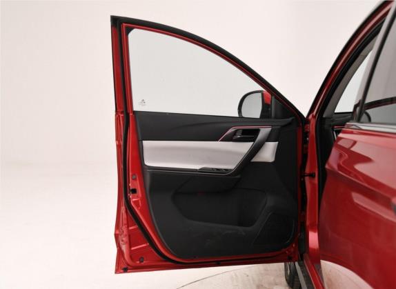 风行T5 2020款 1.5T 自动旗舰型 国VI 车厢座椅   前门板