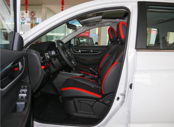 风行T5 2021款 1.5T 自动舒适型 车厢座椅   前排空间