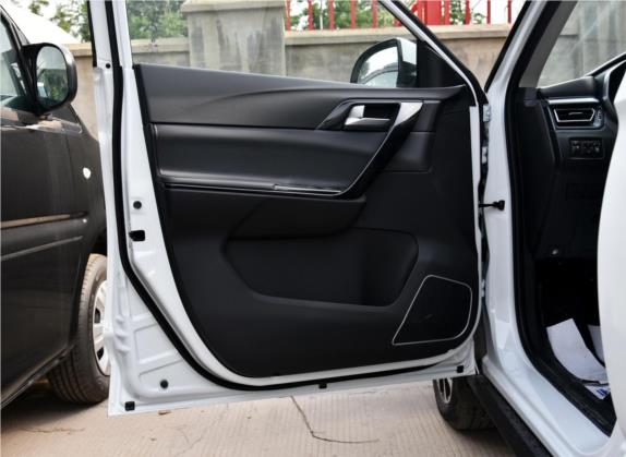 风行T5 2021款 1.5T 自动豪华型 车厢座椅   前门板