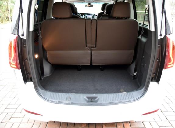风行M7 2019款 2.0T 自动旗舰型 车厢座椅   后备厢