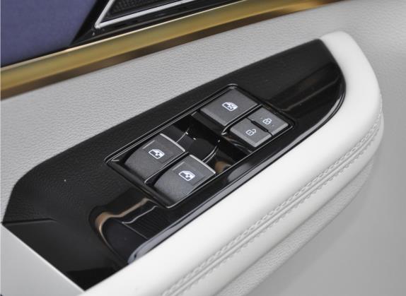 风行M7 2022款 领爵款 2.0T 自动王爵版 车厢座椅   门窗控制