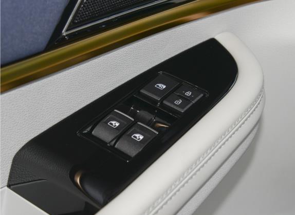风行M7 2022款 领爵款 2.0T 自动至尊版 车厢座椅   门窗控制