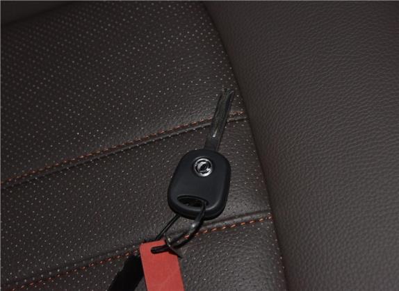 风行M6 2019款 1.5T 手动长轴豪华型 7座 其他细节类   钥匙