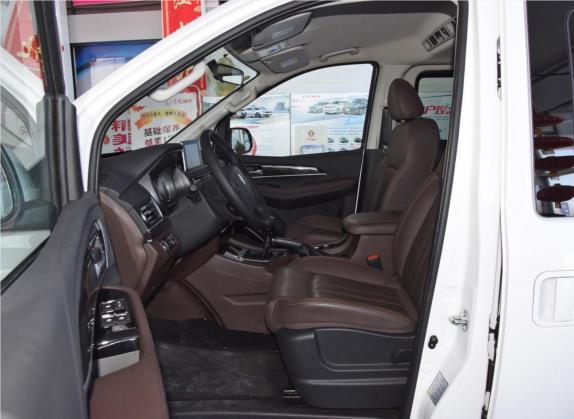 风行M6 2019款 1.5T 手动长轴豪华型 7座 车厢座椅   前排空间