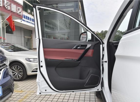 风行T5L 2020款 1.5T 自动豪华型 5座 国VI 车厢座椅   前门板