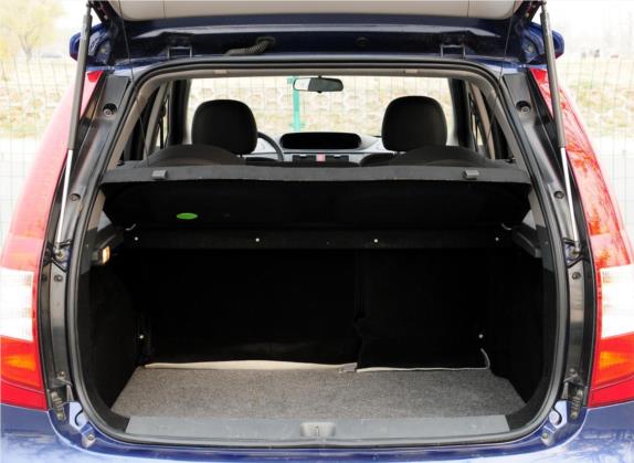 景逸 2010款 1.5L 手动豪华型 车厢座椅   后备厢
