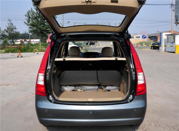 景逸 2011款 1.5L 手动舒适型 车厢座椅   后备厢