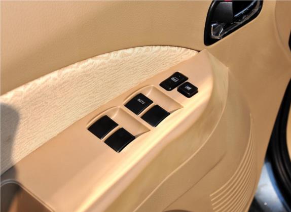 景逸 2011款 1.5L 手动舒适型 车厢座椅   门窗控制