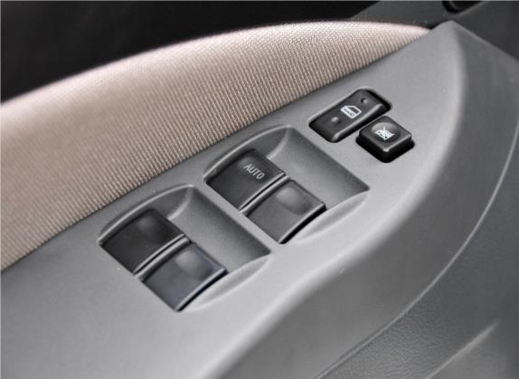 景逸 2011款 1.5L 手动豪华型 车厢座椅   门窗控制