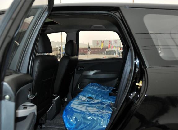 景逸 2011款 1.5L AMT旗舰型 车厢座椅   后排空间