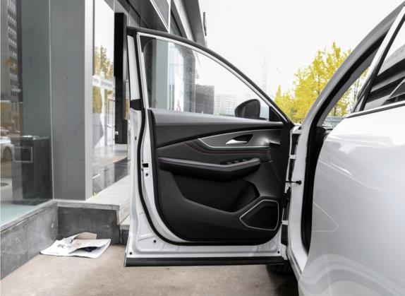 风行T5 EVO 2021款 1.5TD DCT钻石版 车厢座椅   前门板