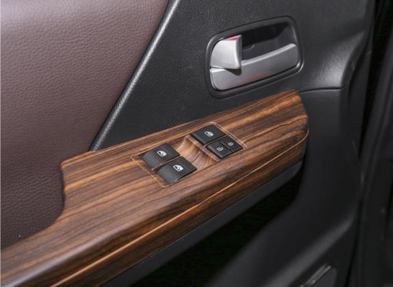 菱智PLUS 2021款 2.0L 手动舒适型 7座 车厢座椅   门窗控制