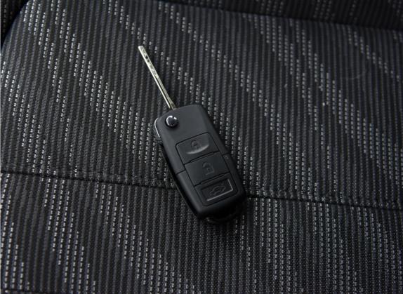 菱智PLUS 2021款 2.0L 手动舒适型 9座 其他细节类   钥匙