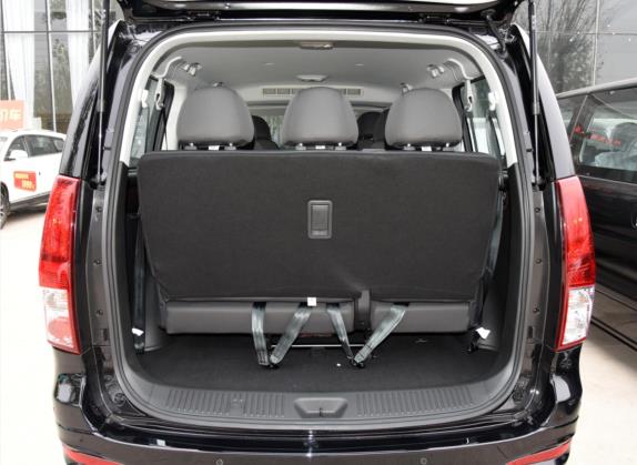 菱智PLUS 2021款 2.0L 手动舒适型 9座 车厢座椅   后备厢