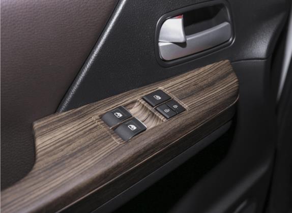 菱智PLUS 2021款 2.0L 手动豪华型 9座 车厢座椅   门窗控制