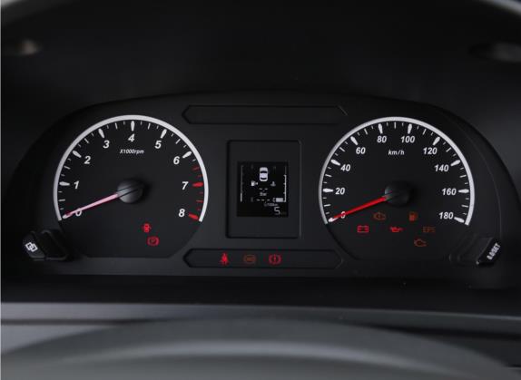 菱智PLUS 2021款 旅行版 2.0L 手动舒适型 7座 中控类   仪表盘