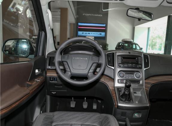 菱智PLUS 2021款 2.0L 手动舒适型CNG 7座 中控类   驾驶位