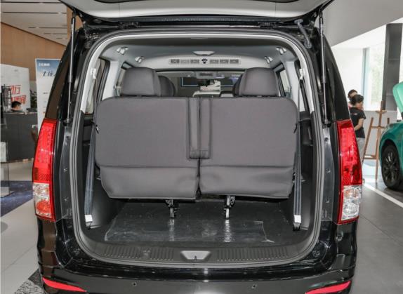 菱智PLUS 2021款 2.0L 手动舒适型CNG 7座 车厢座椅   后备厢