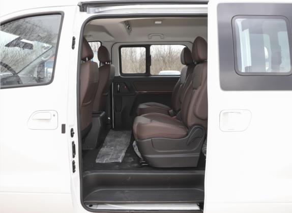 菱智PLUS 2021款  2.0L 手动标准型CNG 7座 车厢座椅   后排空间