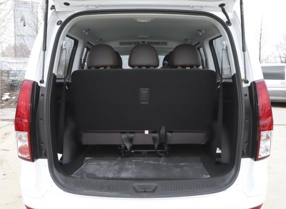 菱智PLUS 2021款  2.0L 手动标准型CNG 7座 车厢座椅   后备厢