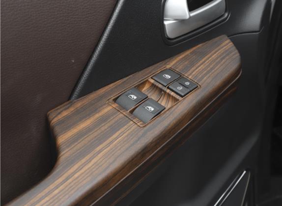 菱智PLUS 2021款  2.0L 手动标准型CNG 7座 车厢座椅   门窗控制