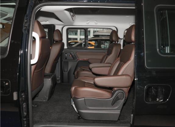 菱智PLUS 2021款 2.0L 手动豪华型CNG 7座 车厢座椅   后排空间
