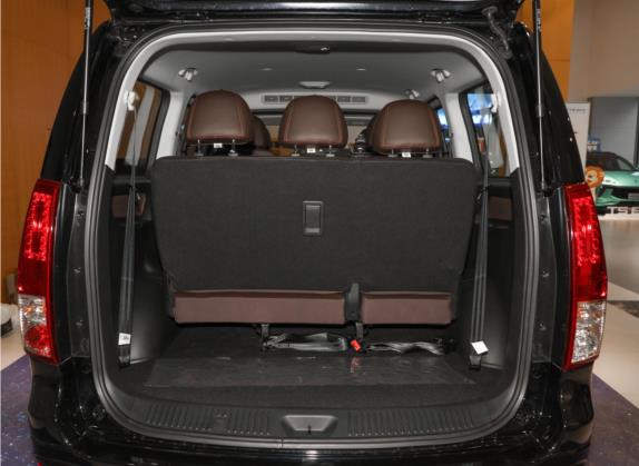 菱智PLUS 2021款 2.0L 手动豪华型CNG 7座 车厢座椅   后备厢