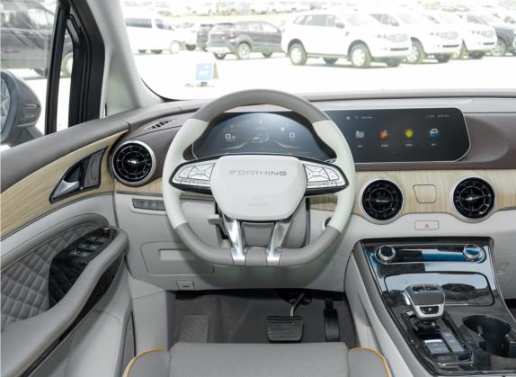 风行游艇 2022款 1.5T DCT追风版 中控类   驾驶位