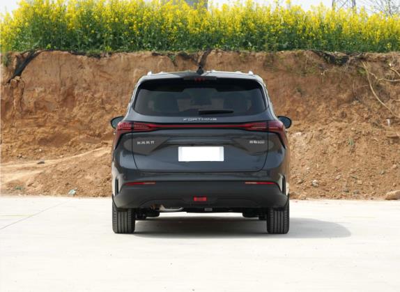 风行游艇 2022款 1.5T DCT追风版 外观   正后